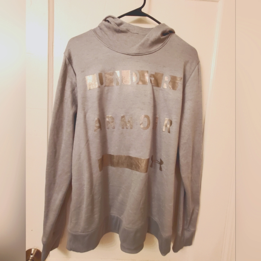 Large Under Armour hooded sweatshirt